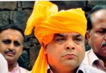 Video देखें: निहंगों ने शिवसेना पंजाब के नेता को सरेबाजार तलवारों से काटा:गनमैन की रिवॉल्वर छीनी, हिंदुयों ने सड़क जाम किया, माहौल तनावपूर्ण। संजीव घनौली का बड़ा ब्यान सामने आया।