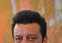 संजय दत्त के नाम पर अज्ञात फैन ने ट्रांसफर कर दिए जाने कितने करोड़ रुपये, जान कर रह जाएंगे हैरान।