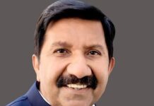 इंसानियत की मिसाल बने उपमुख्यमंत्री मुकेश अग्निहोत्री, सड़क दुर्घटना में घायल व्यक्ति की मदद के लिए रुकवाया काफिला।