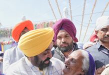 होला-महल्ला उत्सव: तख्त श्री केसगढ़ साहिब में नतमस्तक हुए CM भगवंत मान और डॉ. गुरप्रीत कौर