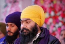 निहंग मनिंदर सिंह मनी का इंसाफ़: अश्लील मैसेज भेजने वाले अफसर से माफ़ी मंगवाई