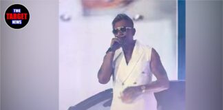 फिर विवादों में हनी सिंह, लाइव शो में हाथ में दिखा पैग