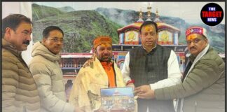 ऊना के उद्योगपति ने बद्रीनाथ-केदारनाथ धाम को 1.01 करोड़ रुपये का दान दिया, जो श्रद्धालुओं की सुविधाओं पर खर्च किया जाए