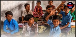 Teacher की अनोखी पहल, 37 बच्चों को घर से लाकर पढ़ाती हैं