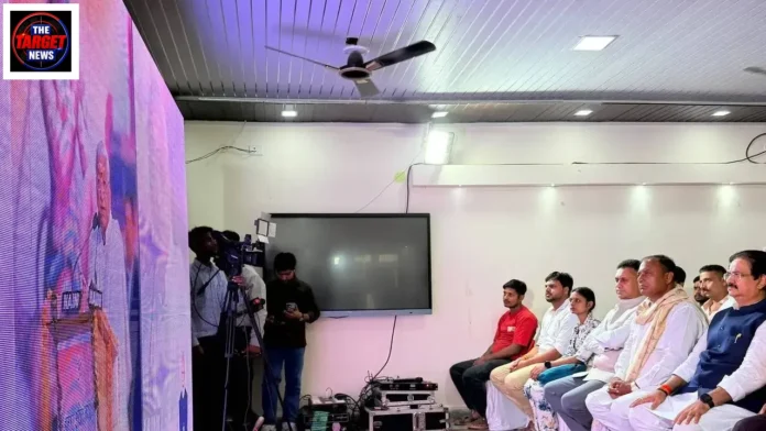 बक्सर में उमड़ी भारी भीड़, हजारों लोगों ने एक साथ सुना प्रधानमंत्री का 'मन की बात' कार्यक्रम