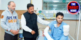 मुसीबत में परिवार का सहारा बने अग्निहोत्री, AIIMS पहुंचे