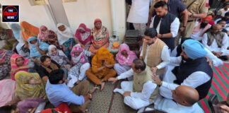 अबोहर दलित हत्याकांड: धरने पर बैठे बीजेपी नेता, पुलिस की कार्यप्रणाली पर उठाए गंभीर सवाल अबोहर दलित हत्याकांड: धरने पर बैठे बीजेपी नेता, पुलिस की कार्यप्रणाली पर उठाए गंभीर सवाल