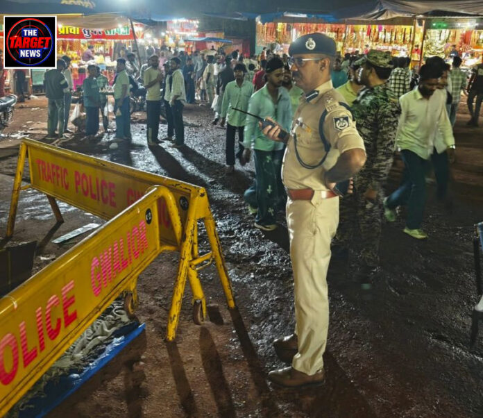 ग्वालियर भीषण हादसा: पंजाब नंबर के ट्रक ने शीतला माता मंदिर के पास बरपाया कहर, 14 श्रद्धालुओं की मौत ग्वालियर भीषण हादसा: पंजाब नंबर के ट्रक ने शीतला माता मंदिर के पास बरपाया कहर, 14 श्रद्धालुओं की मौत