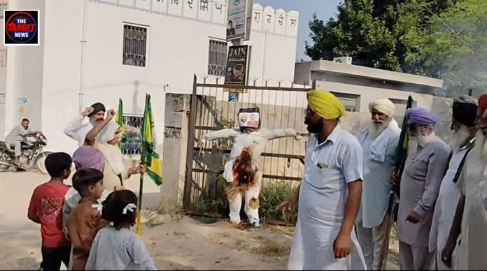 झोटा हत्याकांड: पंजाब में 13वें दिन भी प्रदर्शन जारी, सीएम मान और केजरीवाल के पुतले फूंके