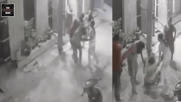 थार गाड़ी की मांग को लेकर पत्नी पर बरपा कहर, बीच सड़क पर पीटा, बाल पकड़कर घसीटा थार गाड़ी की मांग को लेकर पत्नी पर बरपा कहर, बीच सड़क पर पीटा, बाल पकड़कर घसीटा