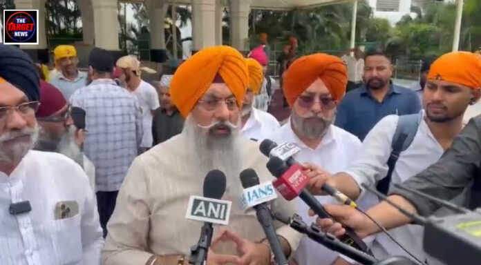 दिल्ली गुरुद्वारा कमेटी का बड़ा बयान: राजनीति के लिए पवित्र स्थलों का इस्तेमाल करने वालों को माफ नहीं किया जाएगा दिल्ली गुरुद्वारा कमेटी का बड़ा बयान: राजनीति के लिए पवित्र स्थलों का इस्तेमाल करने वालों को माफ नहीं किया जाएगा