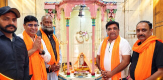 नंगल के ऐतिहासिक भगवान वाल्मीकि मंदिर में नतमस्तक हुए डॉ. सुभाष शर्मा, भगवान वाल्मीकि जी महाराज का आशीर्वाद प्राप्त किया नंगल के ऐतिहासिक भगवान वाल्मीकि मंदिर में नतमस्तक हुए डॉ. सुभाष शर्मा, भगवान वाल्मीकि जी महाराज का आशीर्वाद प्राप्त किया