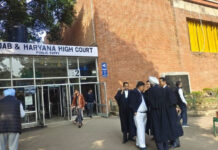 पंजाब में आईसीयू और वेंटिलेटर की स्थिति पर हाईकोर्ट सख्त, सभी 23 जिलों में रिपोर्ट तलब पंजाब में आईसीयू और वेंटिलेटर की स्थिति पर हाईकोर्ट सख्त, सभी 23 जिलों में रिपोर्ट तलब