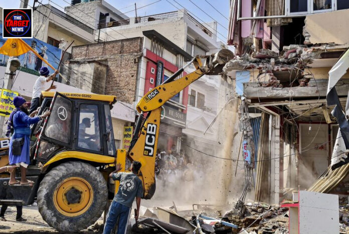 पंजाब में नशे के सौदागरों का आतंक: एंटी-ड्रग एक्टिविस्ट की हत्या के बाद फार्मास्युटिकल माफिया बेनकाब पंजाब में नशे के सौदागरों का आतंक: एंटी-ड्रग एक्टिविस्ट की हत्या के बाद फार्मास्युटिकल माफिया बेनकाब
