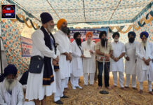 पंजाब में बेअदबी और गोलीबारी मामलों को लेकर सिख संगठनों का ‘लानत दिवस’, स्पीकर को सौंपा ‘शर्म पत्र’ पंजाब में बेअदबी और गोलीबारी मामलों को लेकर सिख संगठनों का 'लानत दिवस', स्पीकर को सौंपा 'शर्म पत्र'