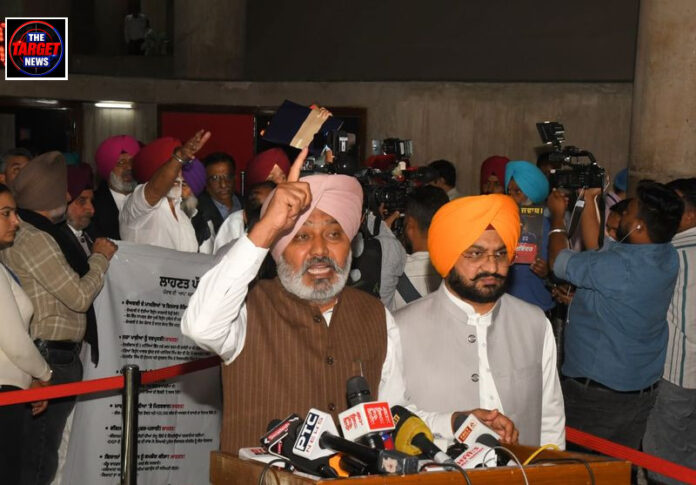 पंजाब विधानसभा में मतदाता सूचियों से नाम काटने के खिलाफ प्रस्ताव पास, निष्पक्ष जांच की मांग पंजाब विधानसभा में मतदाता सूचियों से नाम काटने के खिलाफ प्रस्ताव पास, निष्पक्ष जांच की मांग