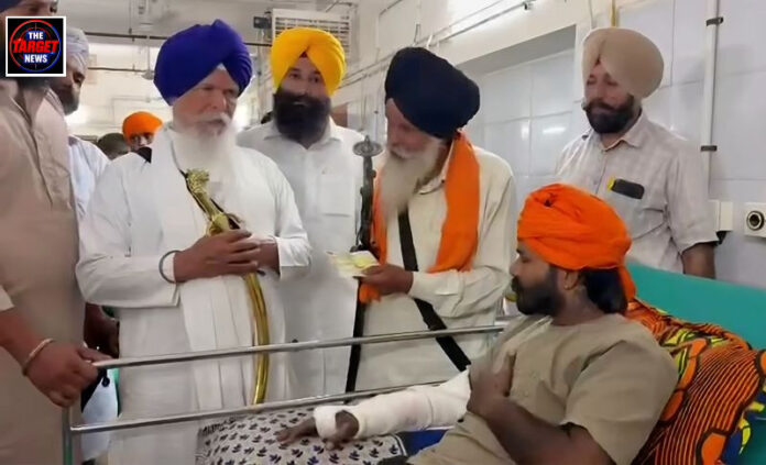 मansa झोटा हत्याकांड: तख्त दमदमा साहिब के जत्थेदार ने घायलों को बांटे चेक, पूरे पंजाब में होगी विशेष अरदास मansa झोटा हत्याकांड: तख्त दमदमा साहिब के जत्थेदार ने घायलों को बांटे चेक, पूरे पंजाब में होगी विशेष अरदास