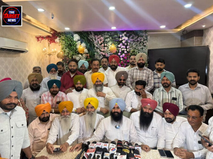 मानहानि मामले में एक साल की सजा के खिलाफ ऊपरी अदालतों का रुख करेंगे सिमरजीत बैंस मानहानि मामले में एक साल की सजा के खिलाफ ऊपरी अदालतों का रुख करेंगे सिमरजीत बैंस