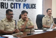 वेनलोक अस्पताल में बेड उपलब्धता बोर्ड लगाने की उठी मांग, दलित नेताओं ने प्रशासन को दी चेतावनी वेनलोक अस्पताल में बेड उपलब्धता बोर्ड लगाने की उठी मांग, दलित नेताओं ने प्रशासन को दी चेतावनी