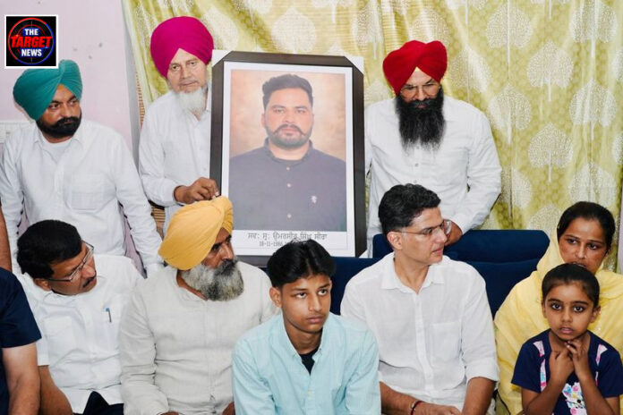 सचिन पायलट का पंजाब दौरा: लुधियाना में गैंगवार पीड़ितों के परिवारों से मिले कांग्रेस नेता, पार्टी में दिखी एकजुटता सचिन पायलट का पंजाब दौरा: लुधियाना में गैंगवार पीड़ितों के परिवारों से मिले कांग्रेस नेता, पार्टी में दिखी एकजुटता