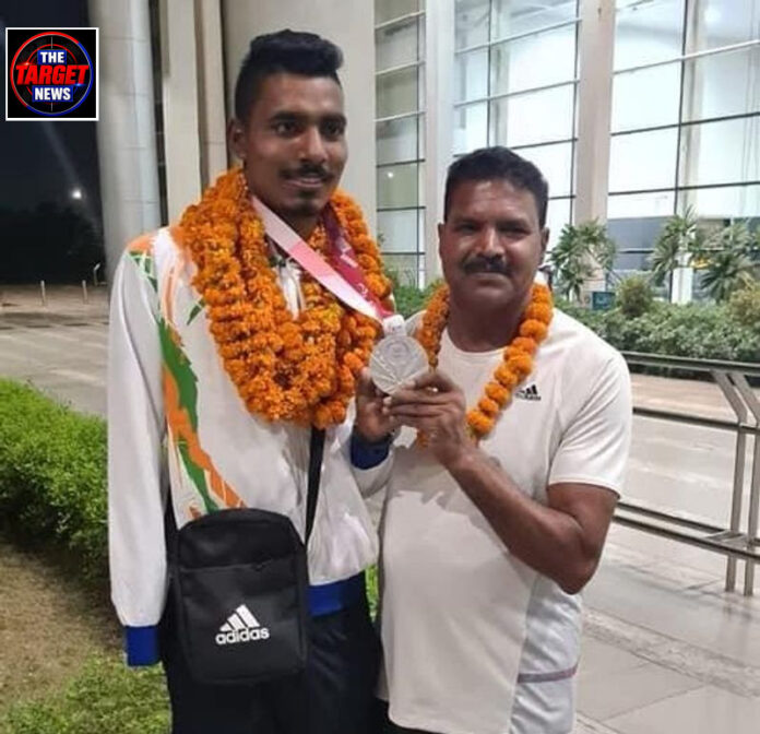 हिमाचल के पैरा-एथलीट निषाद कुमार ने पैरा एशियाई खेलों में दो स्वर्ण पदक जीतकर रचा नया इतिहास हिमाचल के पैरा-एथलीट निषाद कुमार ने पैरा एशियाई खेलों में दो स्वर्ण पदक जीतकर रचा नया इतिहास