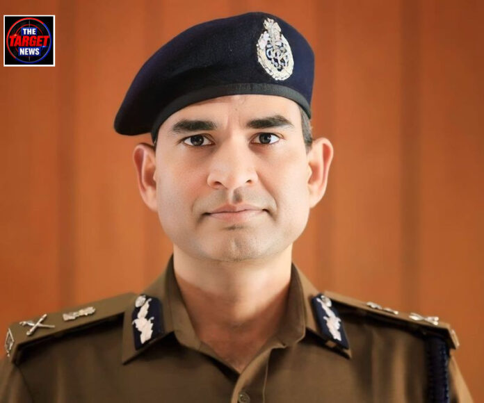 हिमाचल प्रदेश में निजी विश्वविद्यालयों की सुरक्षा होगी सख्त, डीजीपी अशोक तिवारी ने दिए नोडल अधिकारी नियुक्त करने के निर्देश हिमाचल प्रदेश में निजी विश्वविद्यालयों की सुरक्षा होगी सख्त, डीजीपी अशोक तिवारी ने दिए नोडल अधिकारी नियुक्त करने के निर्देश